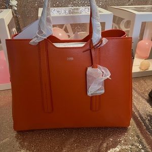 Brand new Hugo Boss tote. GREAT XMAS GIFT